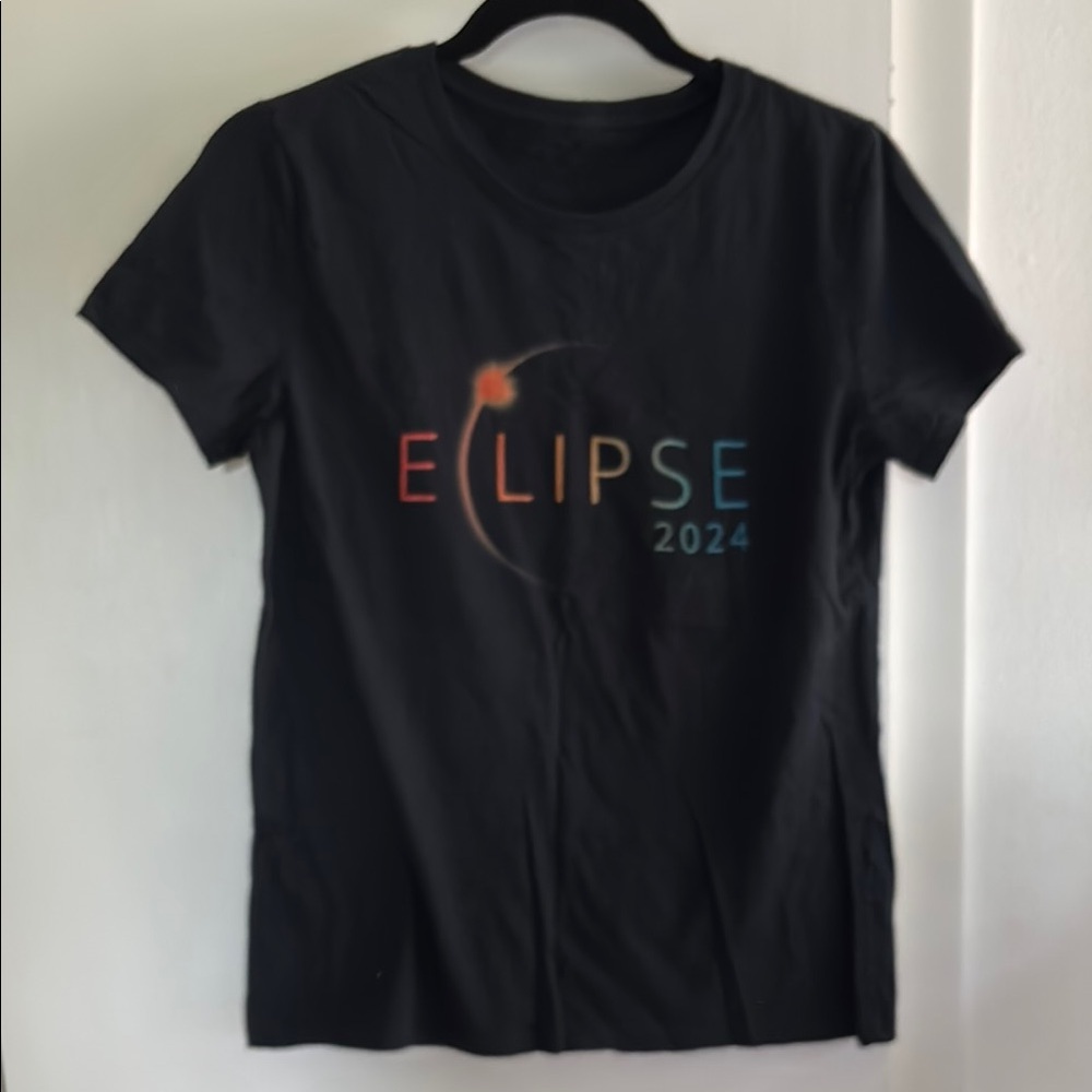 Eclipse 2024 Black Women's S Short Sleeve Tee